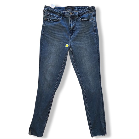 Hudson Natalie Super Skinny, Raw Hem Medium Wash Jeans. Classic 5-Pocket Style - Picture 16 of 16